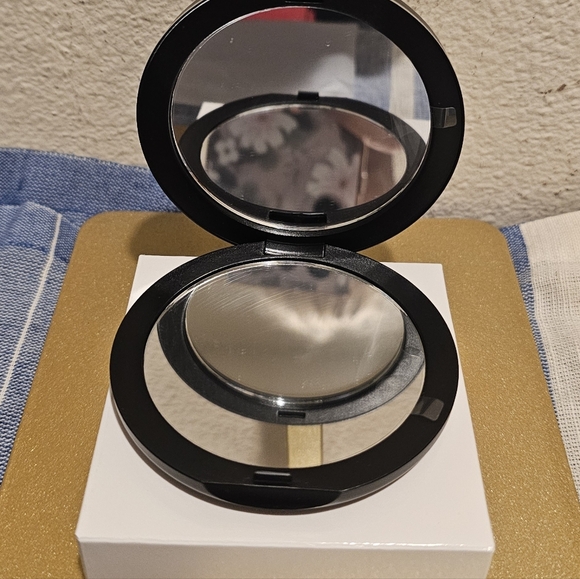 Dior Black Quilted CD Compact Case Gold Logo Round Cosmetic Case – OS - Picture 3 of 8